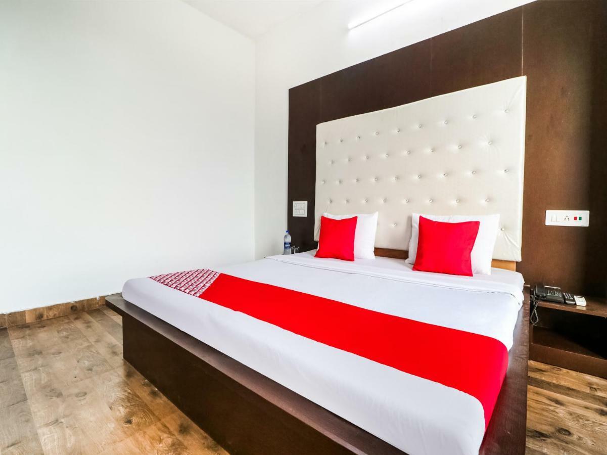 Oyo 47630 Grand Villa Moga Εξωτερικό φωτογραφία